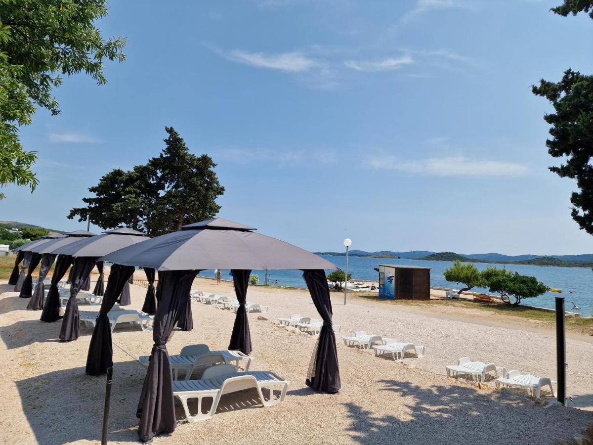 5 Meters From The Sea With Private Beach - 70M2 Colibri Sunset Apartments Свети Петър Екстериор снимка