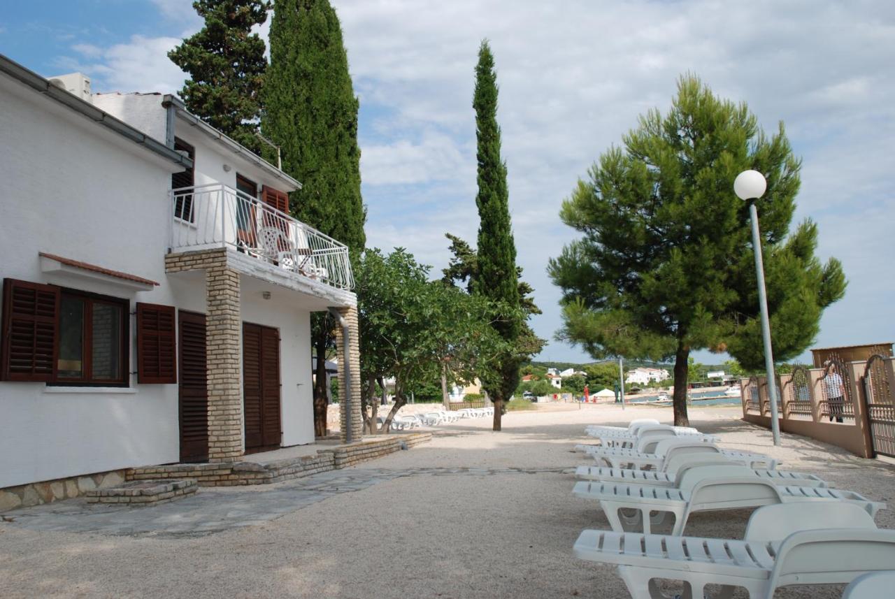 5 Meters From The Sea With Private Beach - 70M2 Colibri Sunset Apartments Свети Петър Екстериор снимка