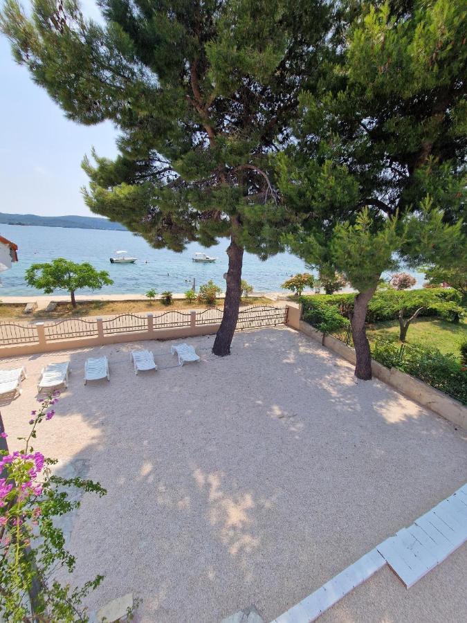 5 Meters From The Sea With Private Beach - 70M2 Colibri Sunset Apartments Свети Петър Екстериор снимка