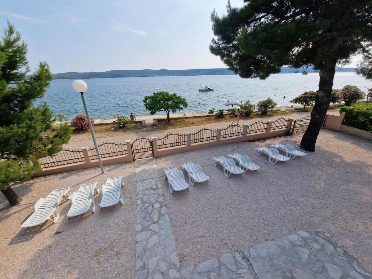 5 Meters From The Sea With Private Beach - 70M2 Colibri Sunset Apartments Свети Петър Екстериор снимка