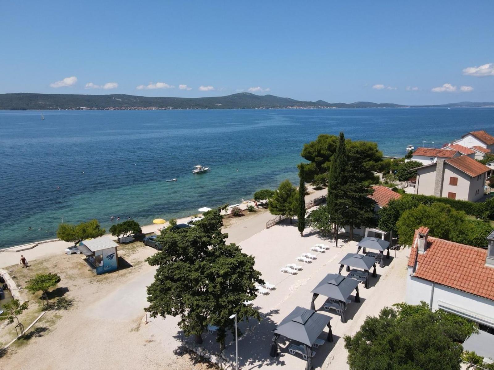 5 Meters From The Sea With Private Beach - 70M2 Colibri Sunset Apartments Свети Петър Екстериор снимка